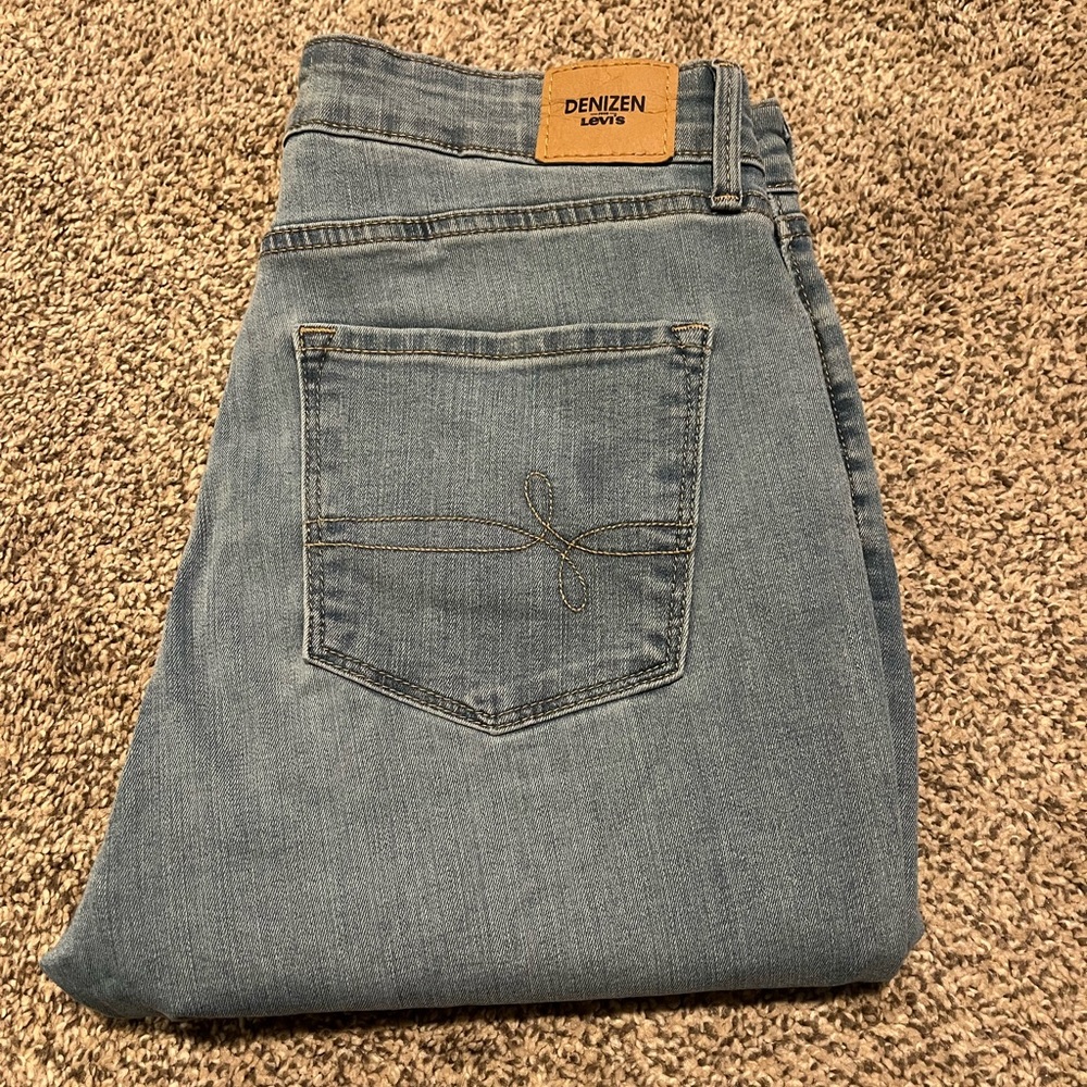 Levi’s size 10 or 30x30